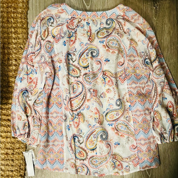 Zac and Rachel Paisley Flowy V-Neck Top - Picture 4 of 9